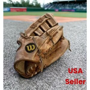 Wilson RHT A2644 Baseball Glove 11.5 inch glove